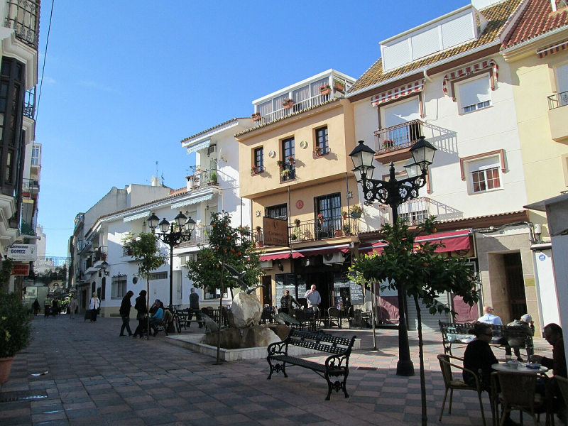 Den gamle bydel er fuld af hyggelige torve og gader, her Calle Emancipación.