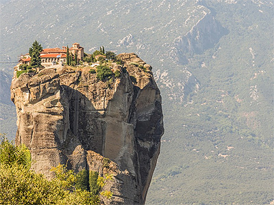 Meteora klostrene er bygget på høje klippeformationer
